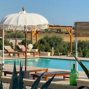 https://dimora-calauriia.sicilyhotelsitaly.net