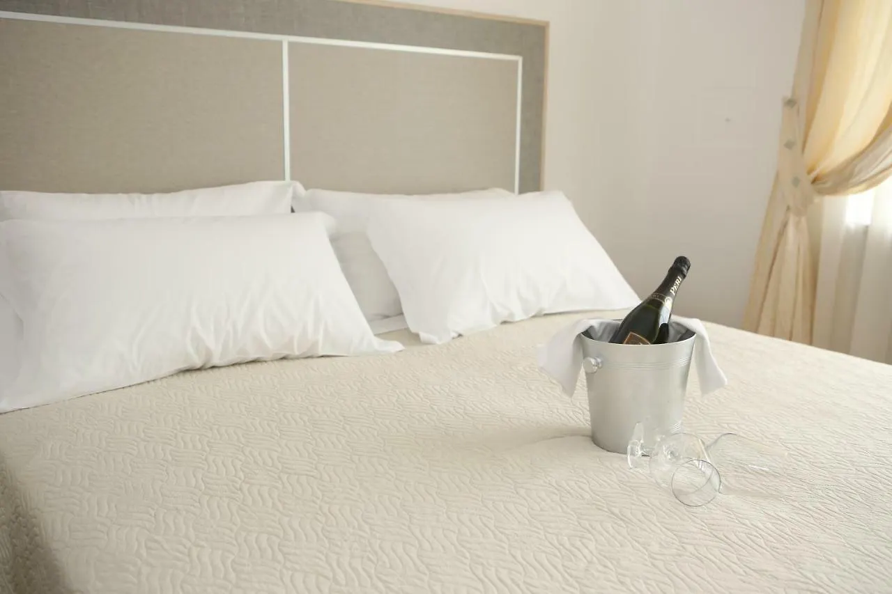 Champagne Rooms Sirmione